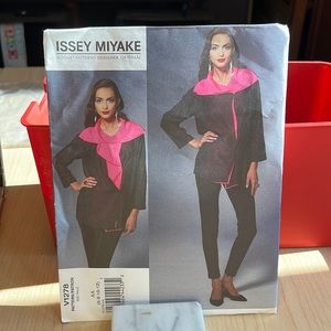 Rare Vogue 1278 Issey Miyake tunic & pants uncut factory fold sewing pattern